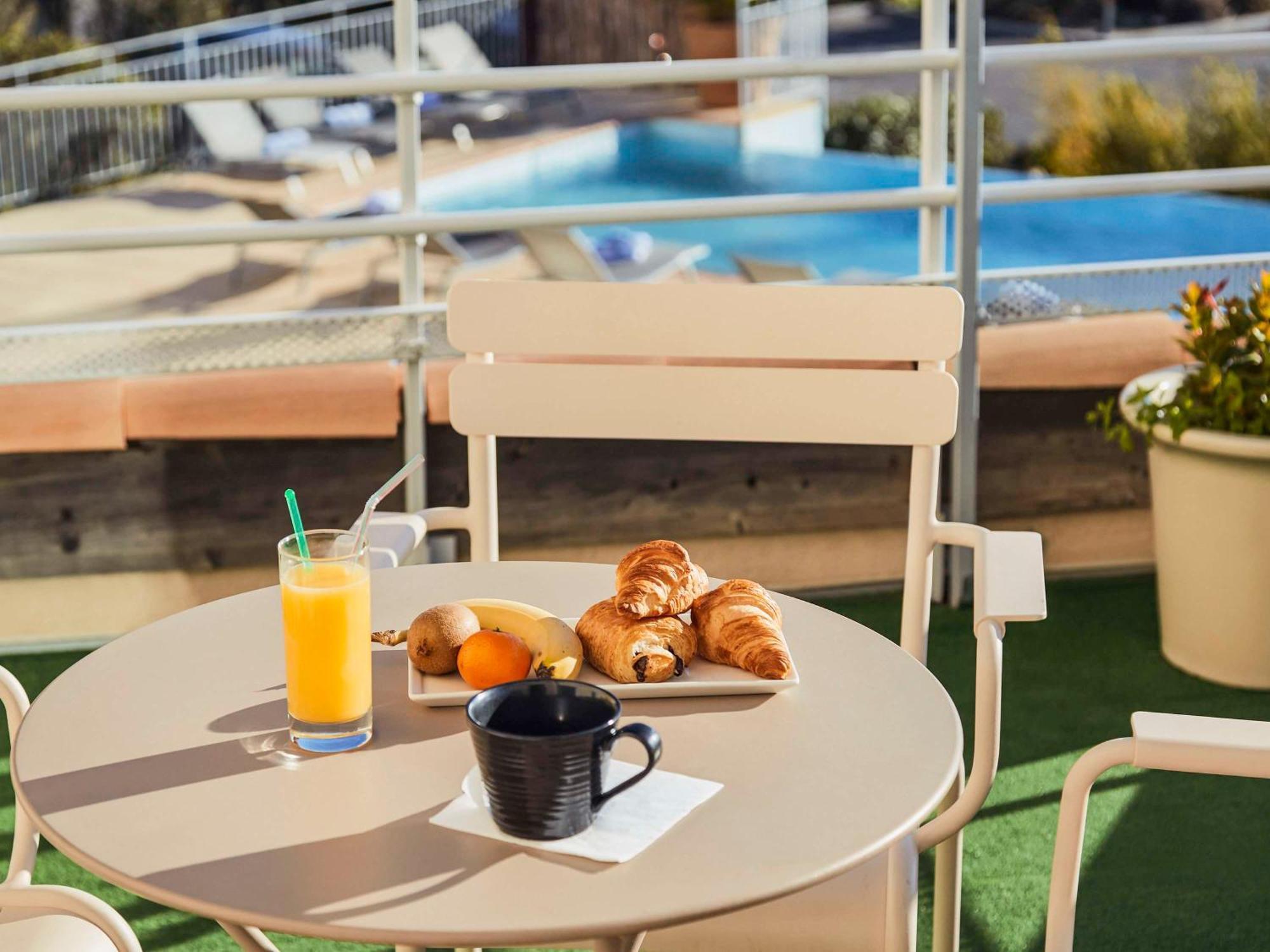 Hotel Ibis La Ciotat Exterior foto
