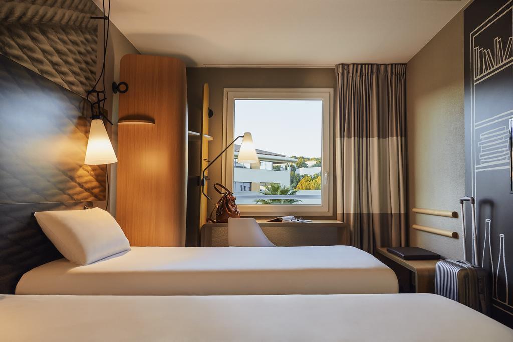 Hotel Ibis La Ciotat Exterior foto