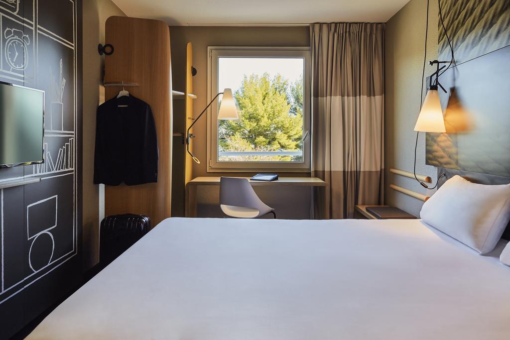 Hotel Ibis La Ciotat Exterior foto